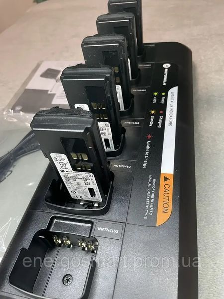 Зарядний пристрій Motorola PMLN 6622A під шість радіостанцій або шість акумуляторів Motorola серії SP, DP Motorola PMLN 6622A фото