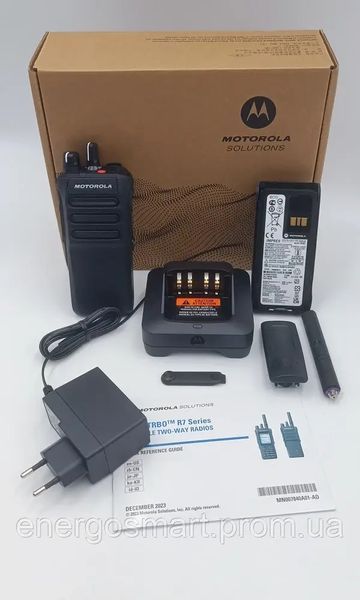 Портативна цифрова рація Motorola MOTOTRBO R7A VHF 136-174 МГц Motorola R7А VHF фото