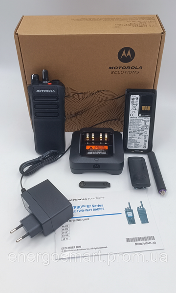 Портативна цифрова рація Motorola MOTOTRBO R7A VHF 136-174 МГц Motorola R7А VHF фото